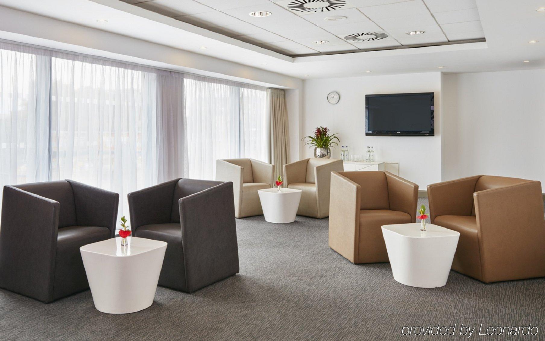 Crowne Plaza Centre By Ihg Hotel 4*
